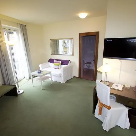 Schiff-battello 3*