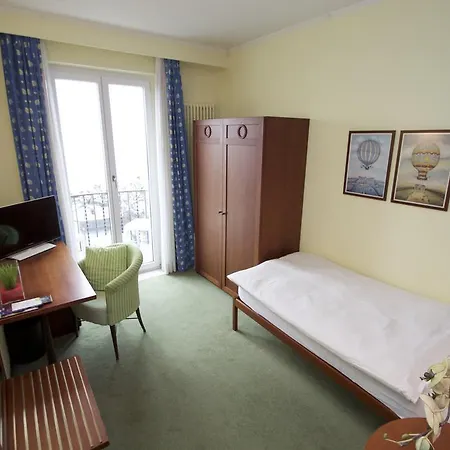 Schiff-battello Otel